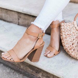 Pink Lily Heels, Size 6.5, Tan